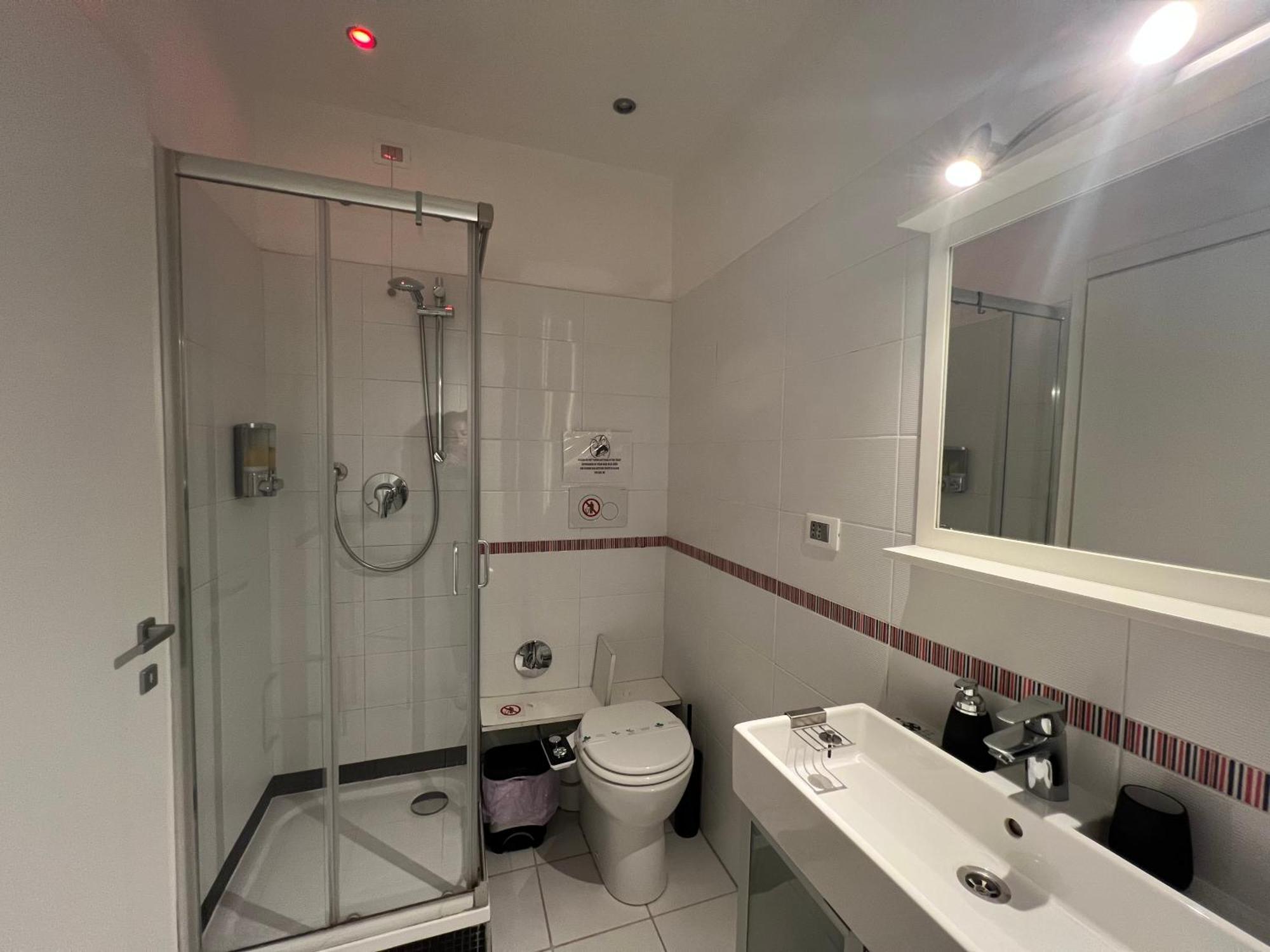 Whatshouse Roma Екстериор снимка